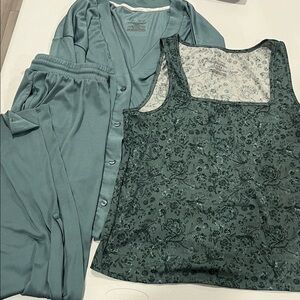 NWT Women’s 3-Piece Size Large Teal floral Lounge / Pajama Set